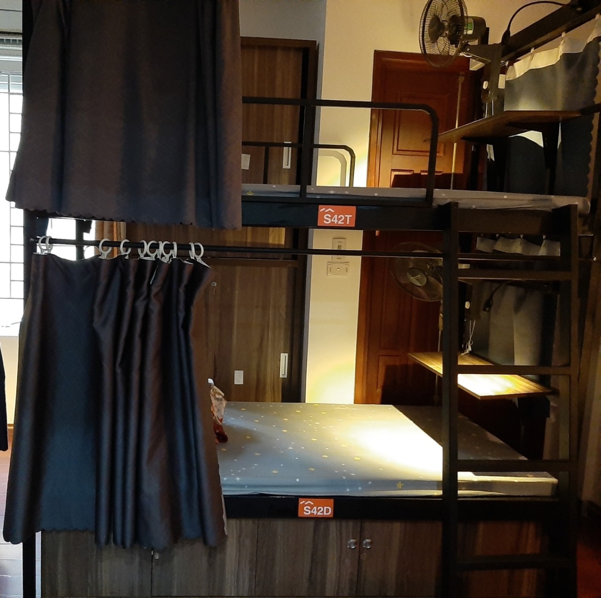 Dorm số 11, ngách 24, ngõ 1 Trần Quốc Hoàn, Cầu Giấy