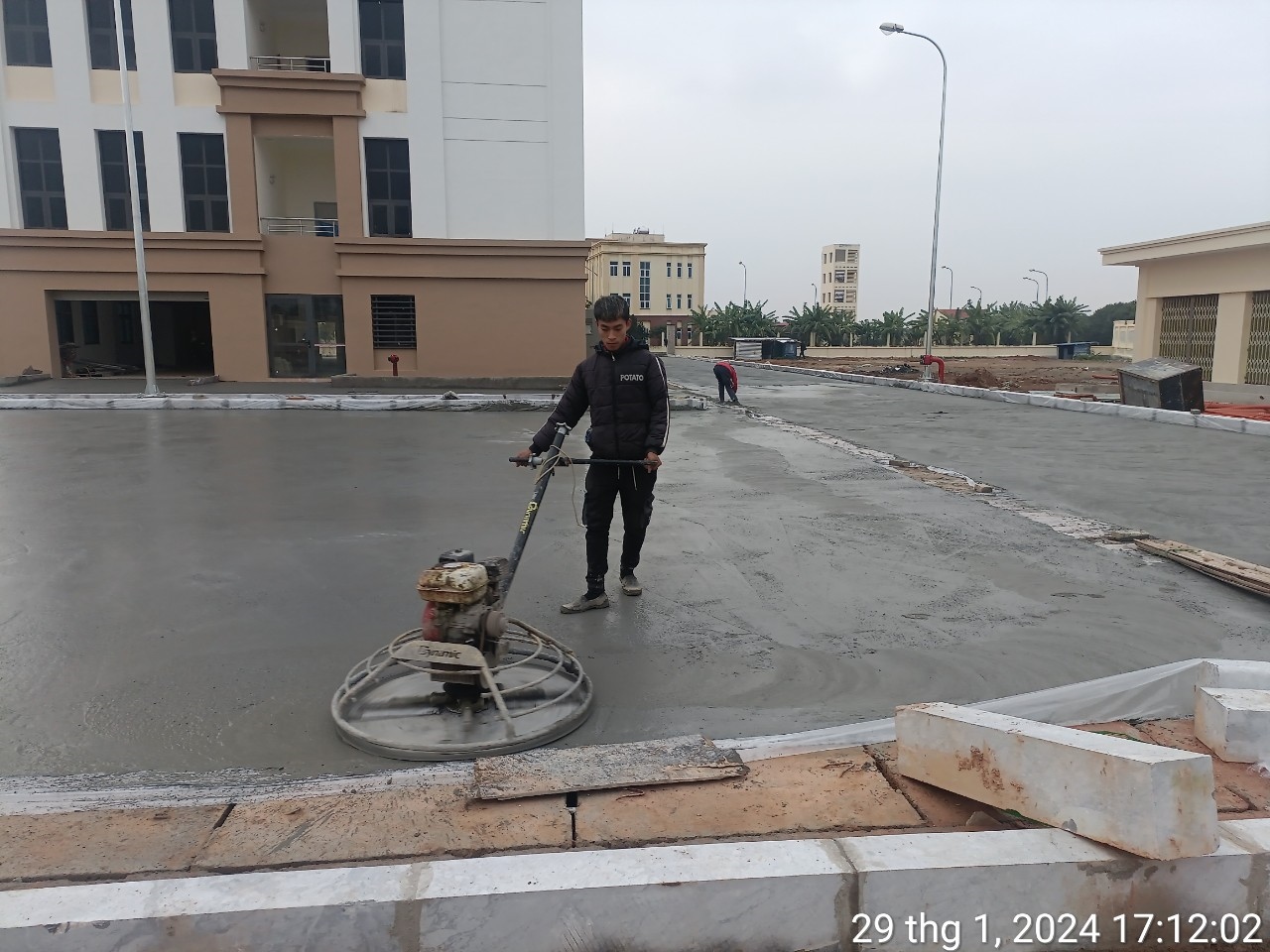 Thi công sân đường chi cục thuế Phúc Yên