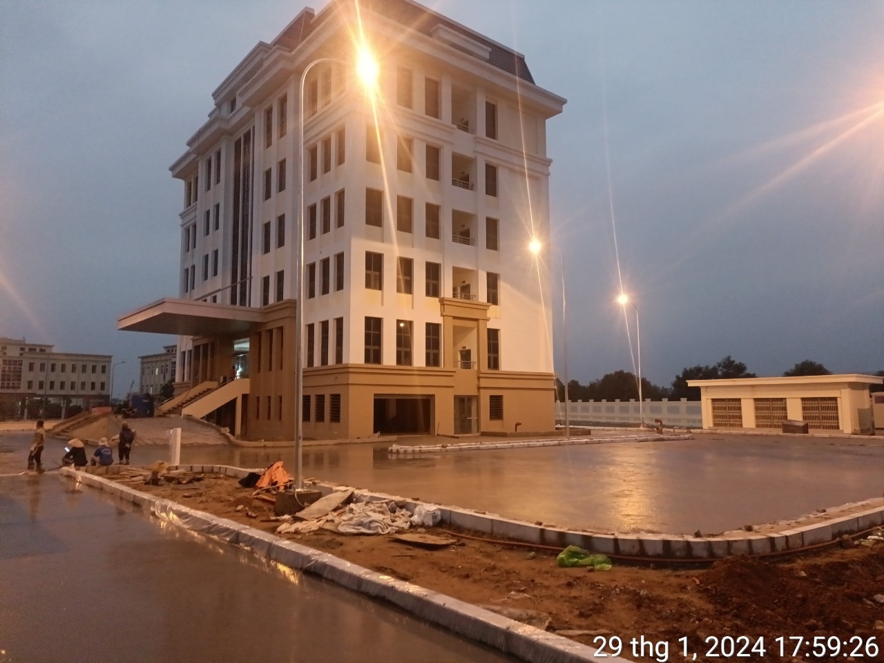 Thi công sân đường chi cục thuế Phúc Yên